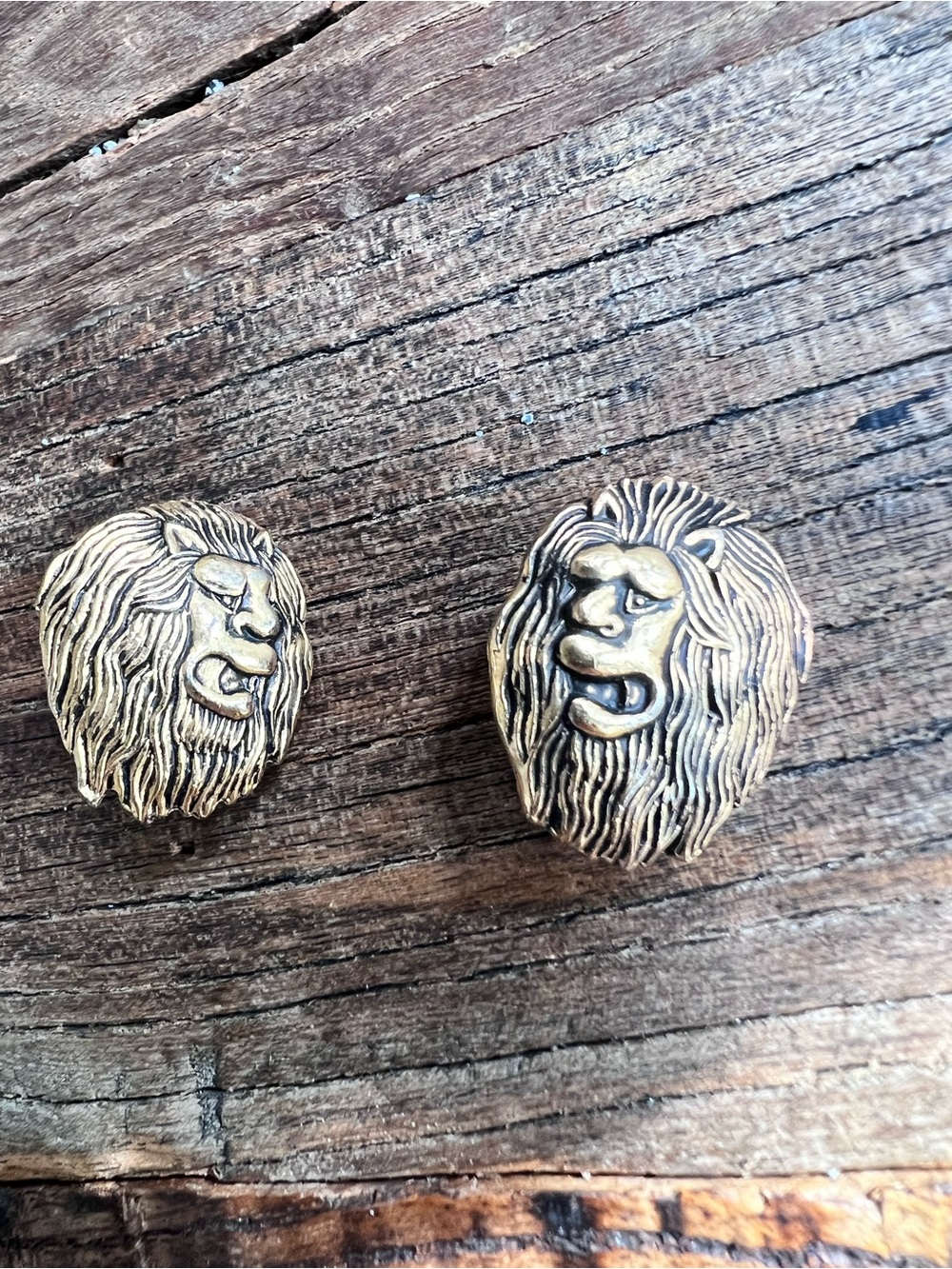Lion head gold toned vintage clip on earrings